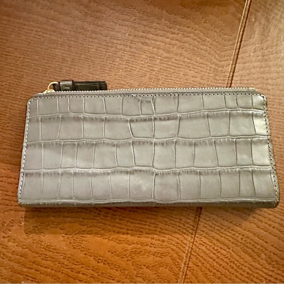 Tory Burch-Walker Embossed Zip Slim Wallet, “Night”, NWT, matches Walker Satchel - Picture 2 of 6